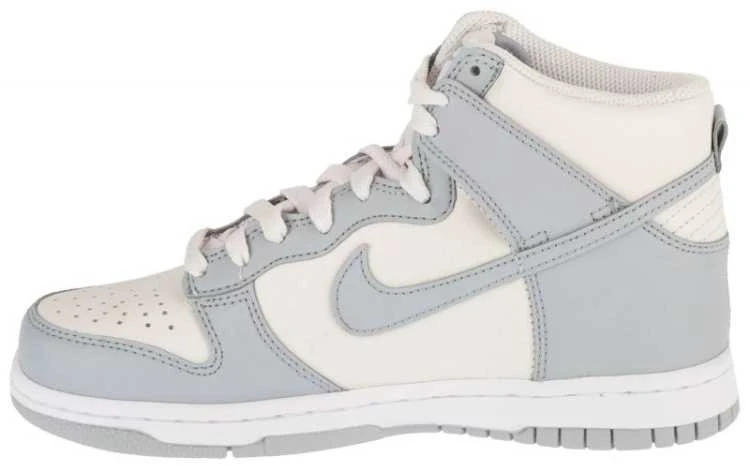 Nike bateliai