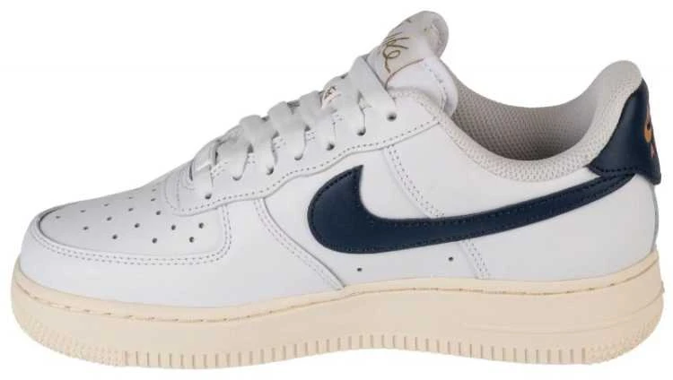 Nike bateliai
