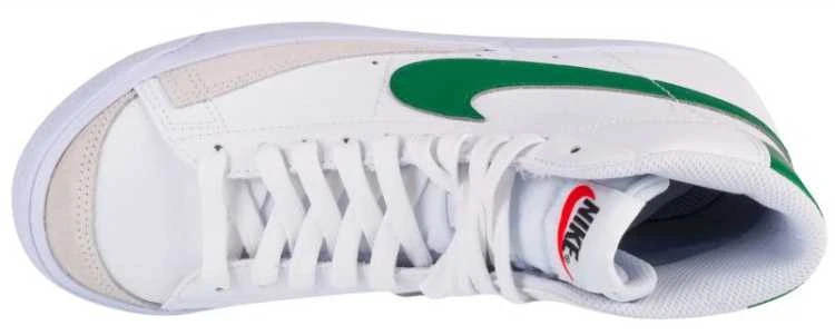Nike bateliai