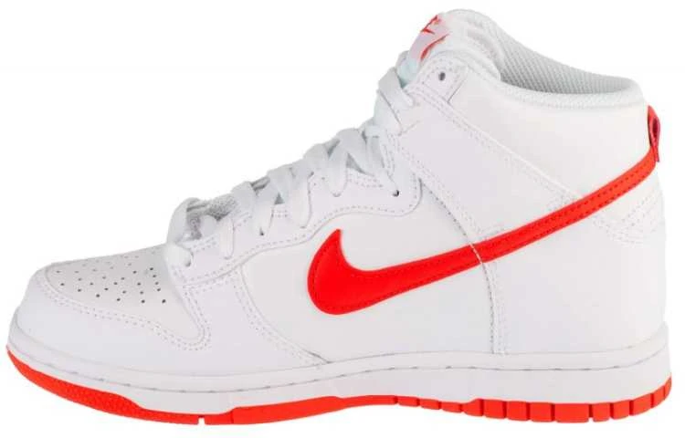 Nike bateliai