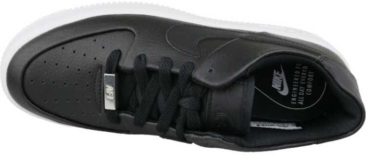 Nike bateliai
