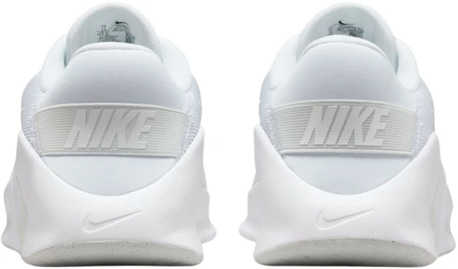 Nike bateliai