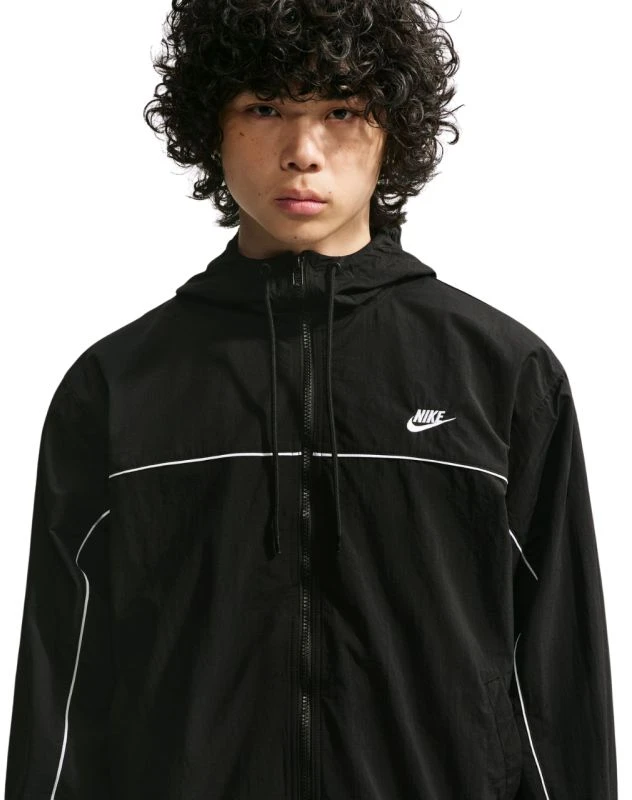 Nike striukė