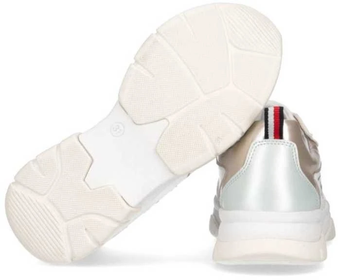 Tommy Hilfiger bateliai