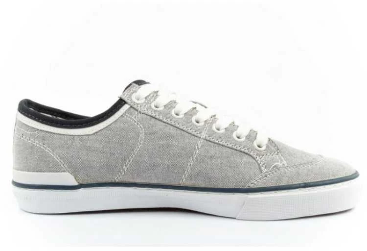 Tommy Hilfiger bateliai