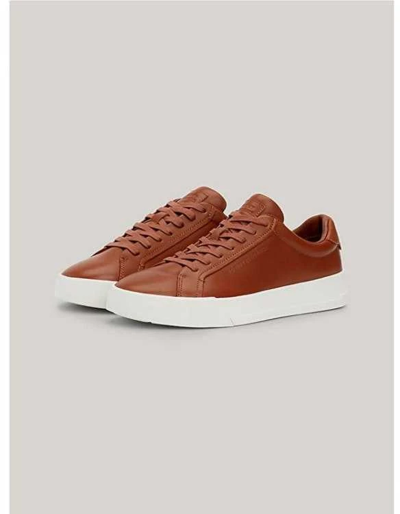 Tommy Hilfiger bateliai