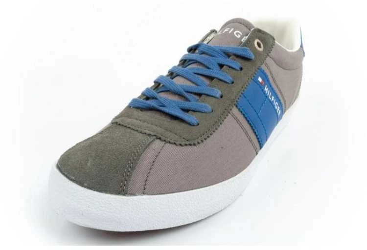 Tommy Hilfiger bateliai