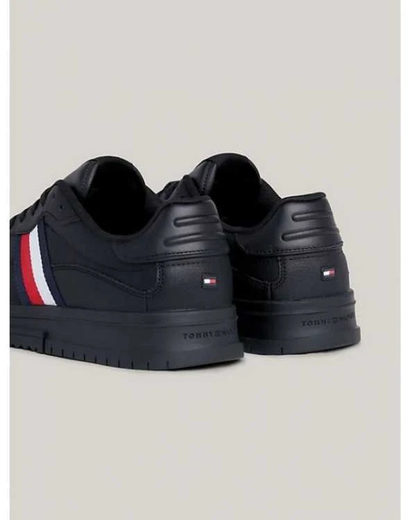 Tommy Hilfiger bateliai