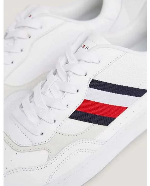 Tommy Hilfiger bateliai