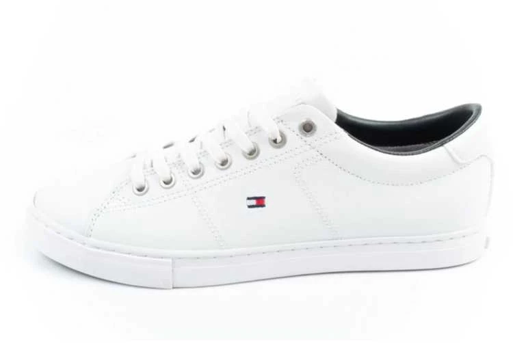 Tommy Hilfiger bateliai