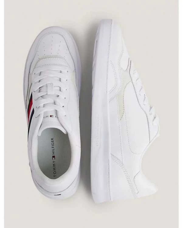 Tommy Hilfiger bateliai