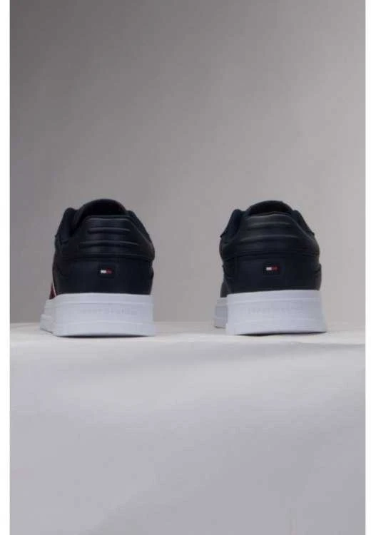 Tommy Hilfiger bateliai