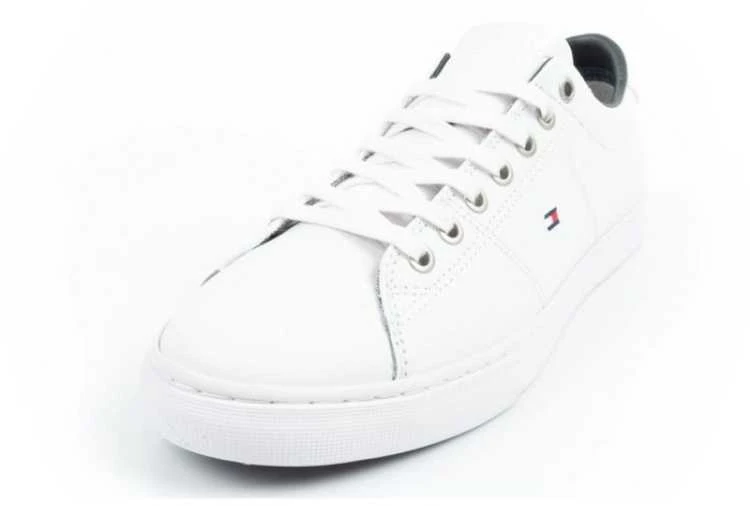 Tommy Hilfiger bateliai
