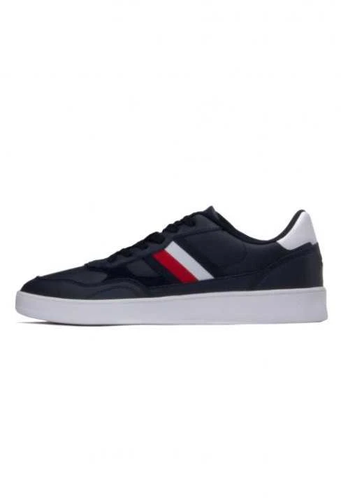 Tommy Hilfiger bateliai