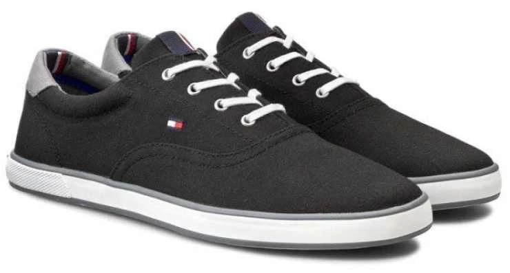 Tommy Hilfiger bateliai