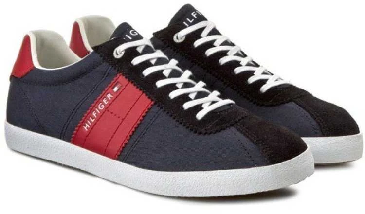 Tommy Hilfiger bateliai