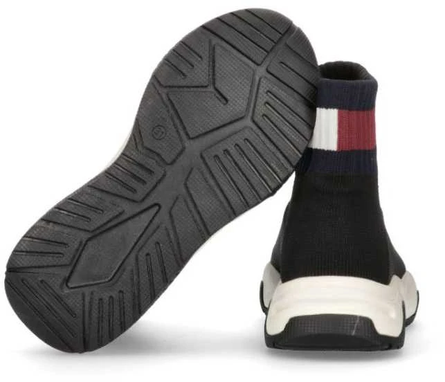 Tommy Hilfiger bateliai