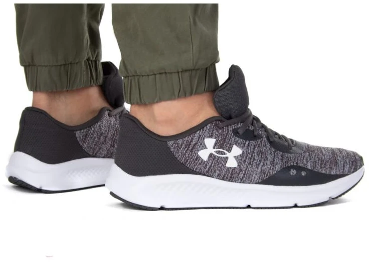 Under Armour bateliai