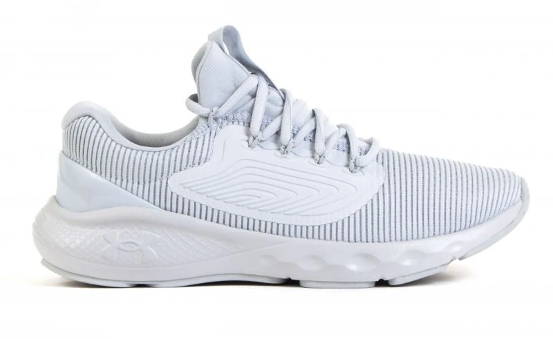 Under Armour bateliai
