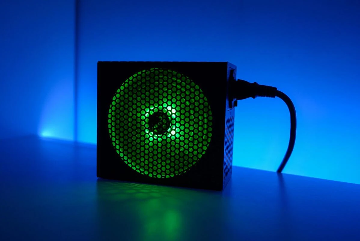 AeroCool LUX RGB 750 W