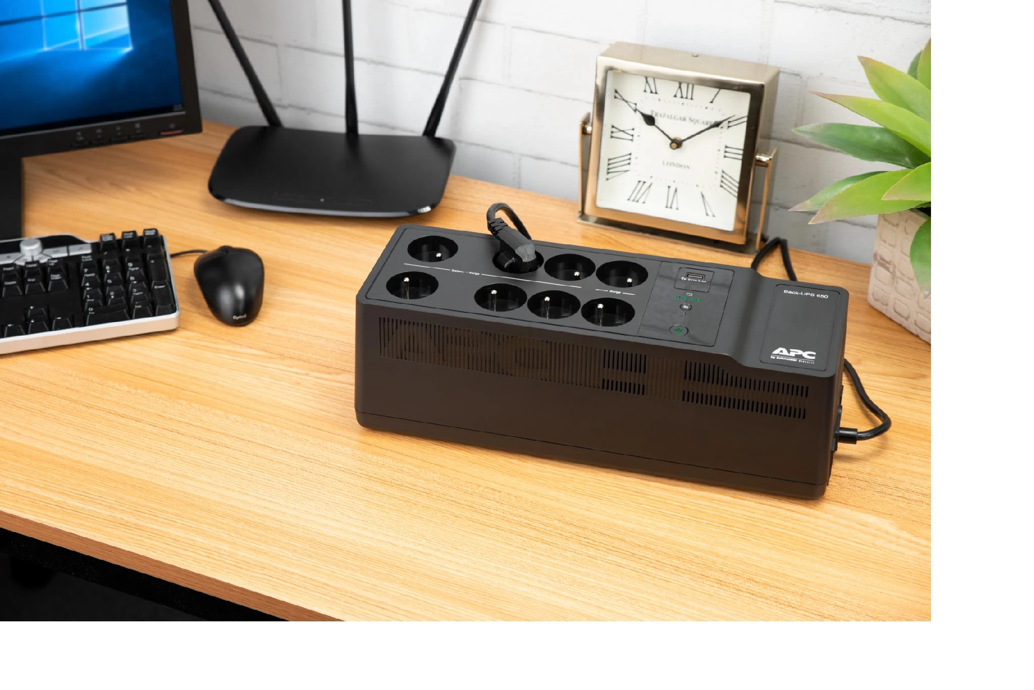 APC Back-UPS 650VA 230V 1 USB charging port - (Offline-) USV Budėjimo režimas (neprisijungus) 400 W