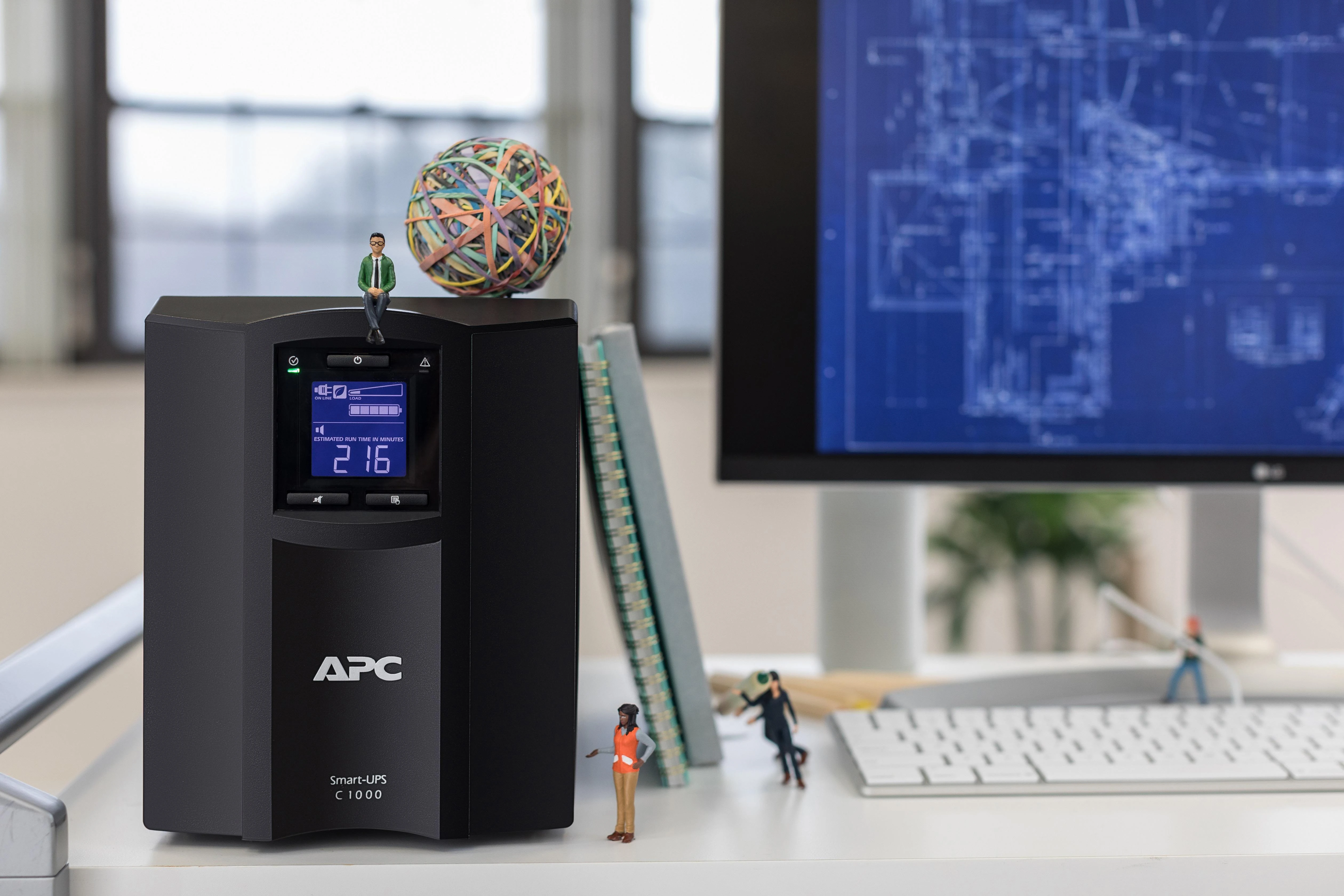 APC SMART-UPS C 1000VA LCD 230V WITH SMARTCONNECT