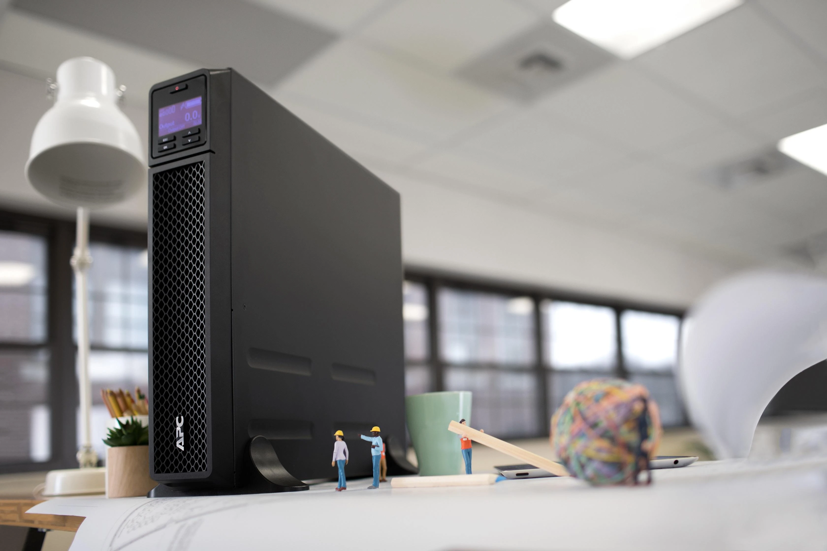 APC SMART-UPS SRT 1000VA 230V