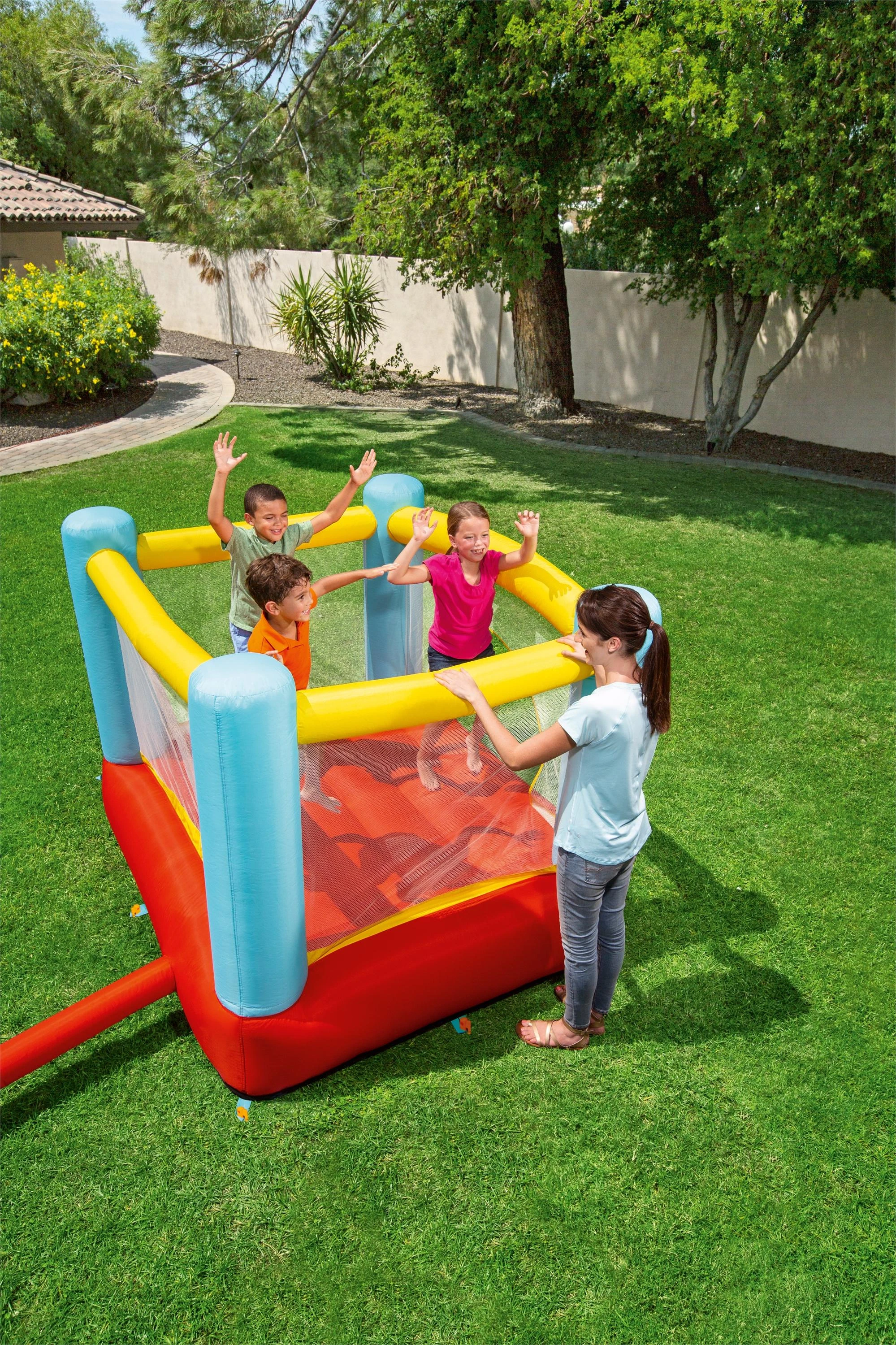 BESTWAY pripučiamas žaidimų centras Bouncetacular 2.00m x 1.70m x 1.52m, 93549