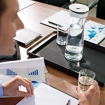 Vandenį filtruojantis grafinas Brita Fill&Serve Mind 1.3L (Baltas/Pilkas)