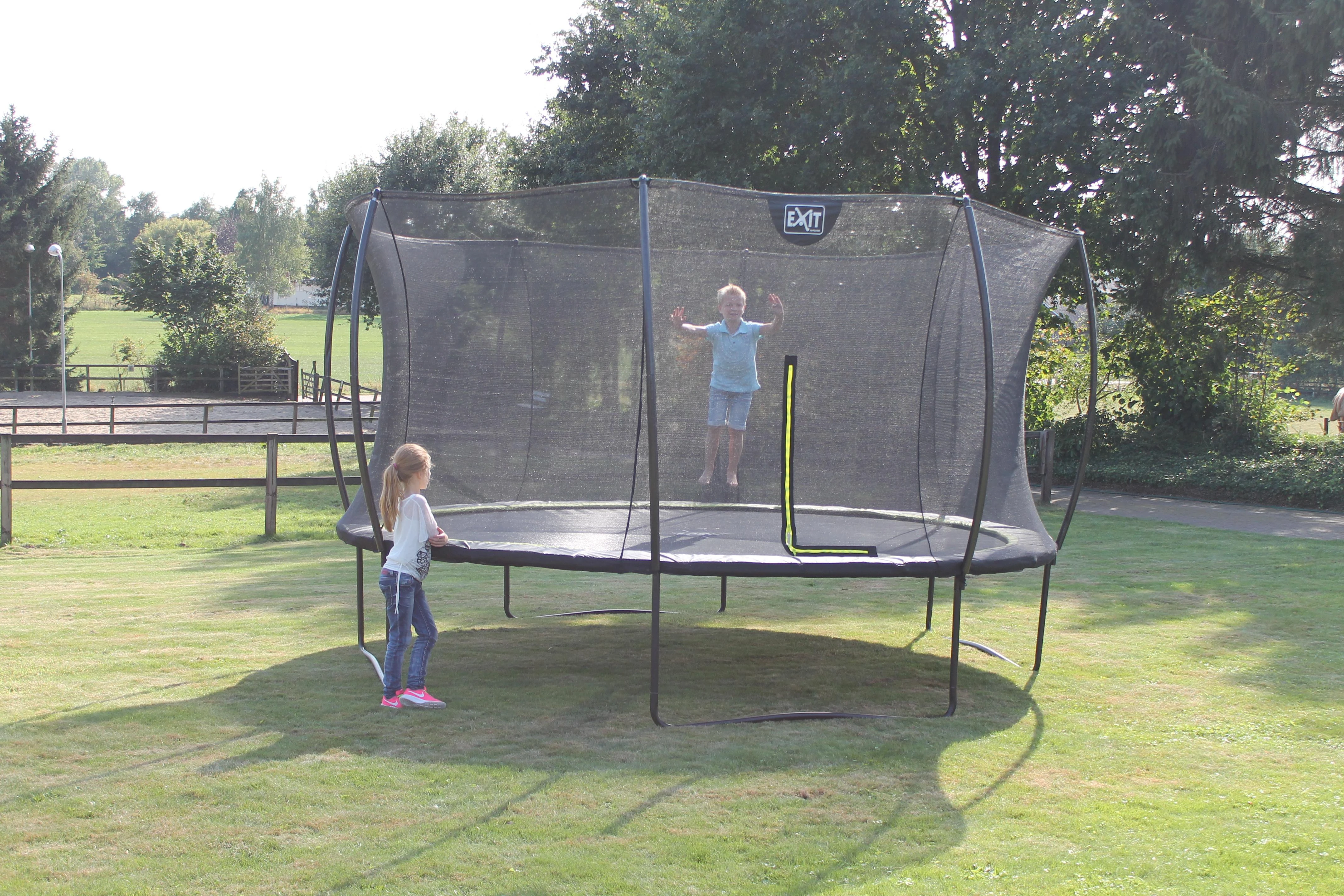 EXIT Silhouette trampoline ø244cm - juodas Lauke Turas Spyruoklė Ant žemės pastatomas batutas
