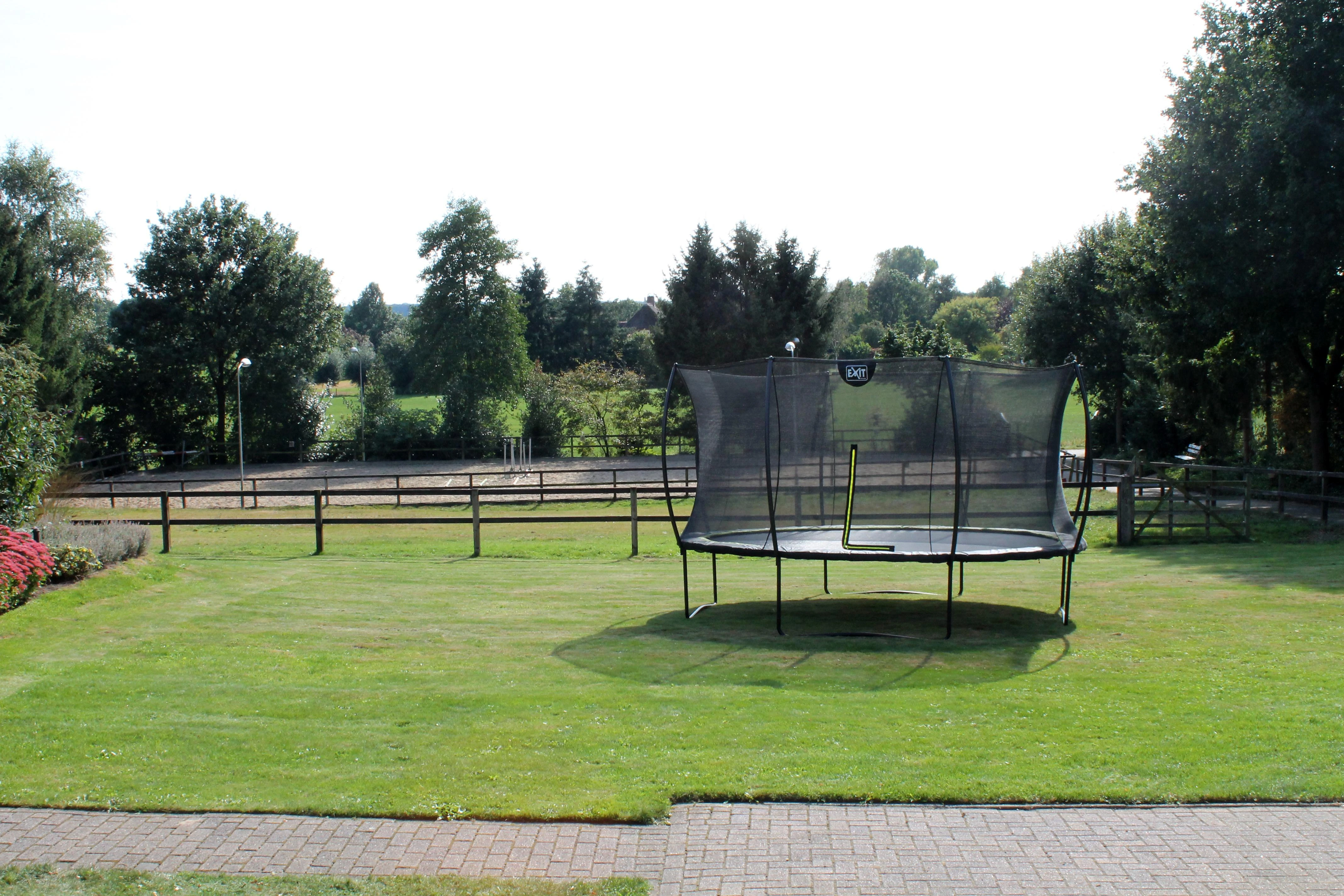 EXIT Silhouette trampoline ø366cm - juodas Lauke Turas Spyruoklė Ant žemės pastatomas batutas