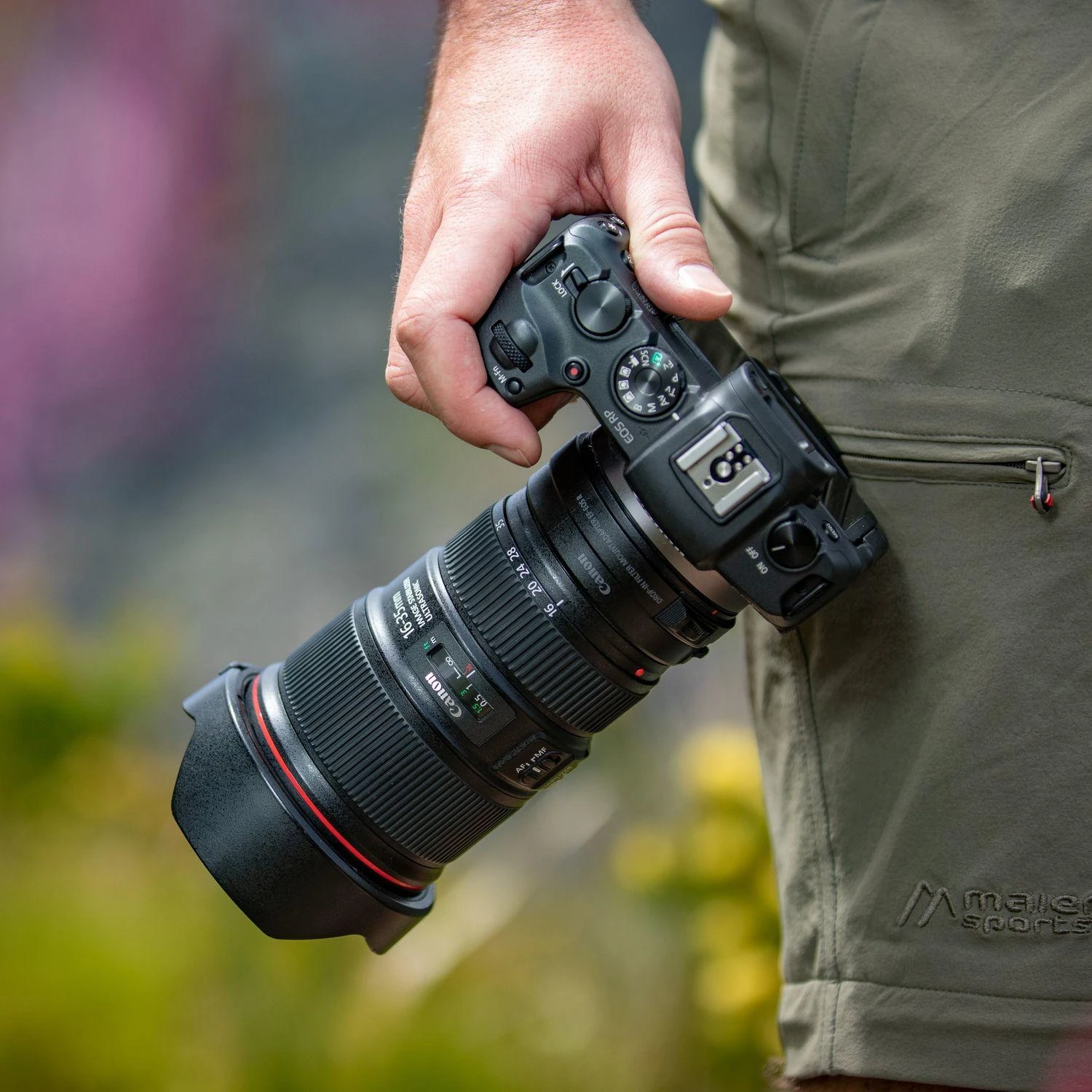 Canon hibridinis fotoaparatas EOS RP korpusas + MT adapteris Megapikselis 26,2 MP, ISO 50-102400, Ekrano įstrižainė 3,0 ", Wi-Fi, Nustatymas ant objektyvo; Pridedamas fokusavimas, CMOS, Juodas