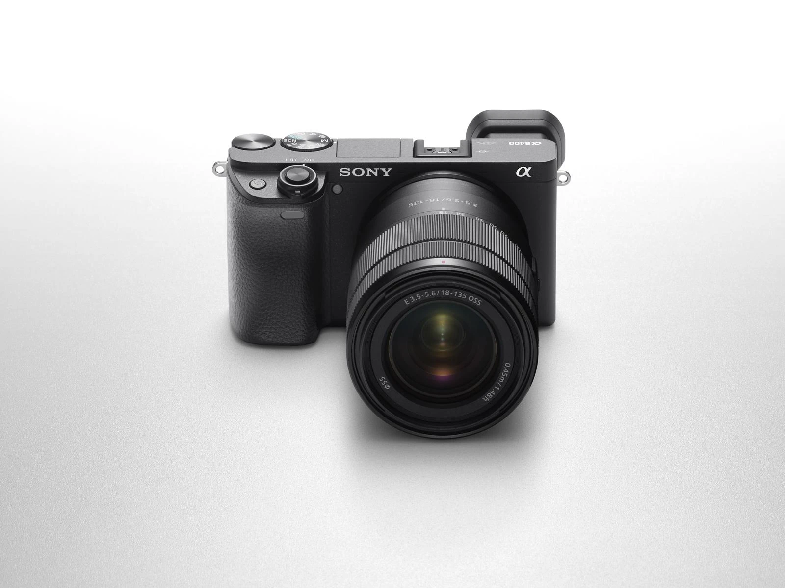 Sony α 6400 + SEL18135 MILC 24,2 MP CMOS 6000 x 4000 pikseliai Juoda