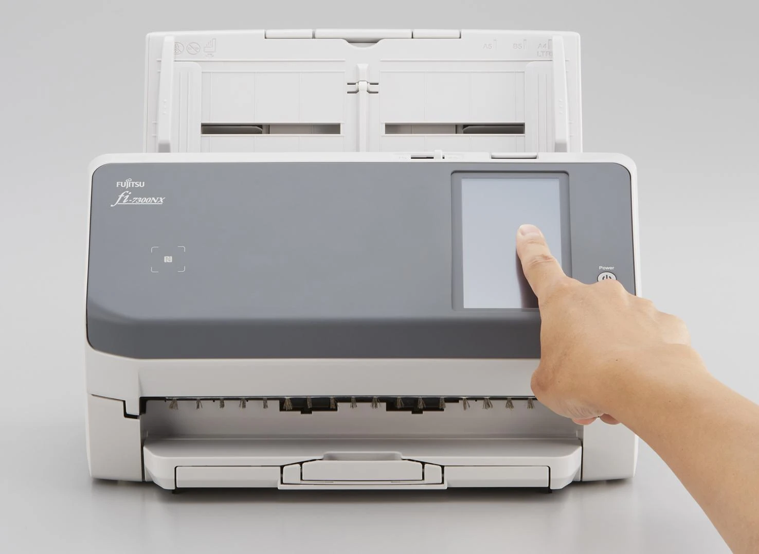 Fujitsu fi-7300NX 600 x 600 DPI ADF skeneris Pilka, Balta A4