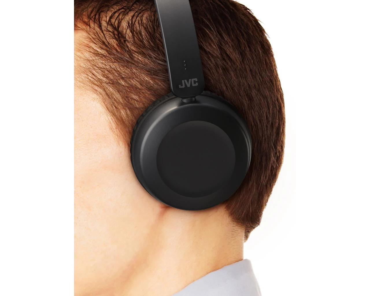 Juodos JVC HA-S31M-B ausinės ant ausų