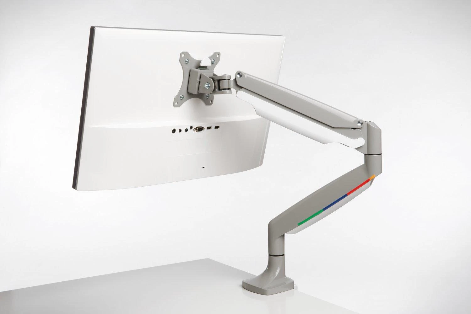 Leitz Kensington K55470EU stalinis plokščiųjų ekranų laikiklis 81,3 cm (32") Gnybtas / varžtai Pilka, Sidabras