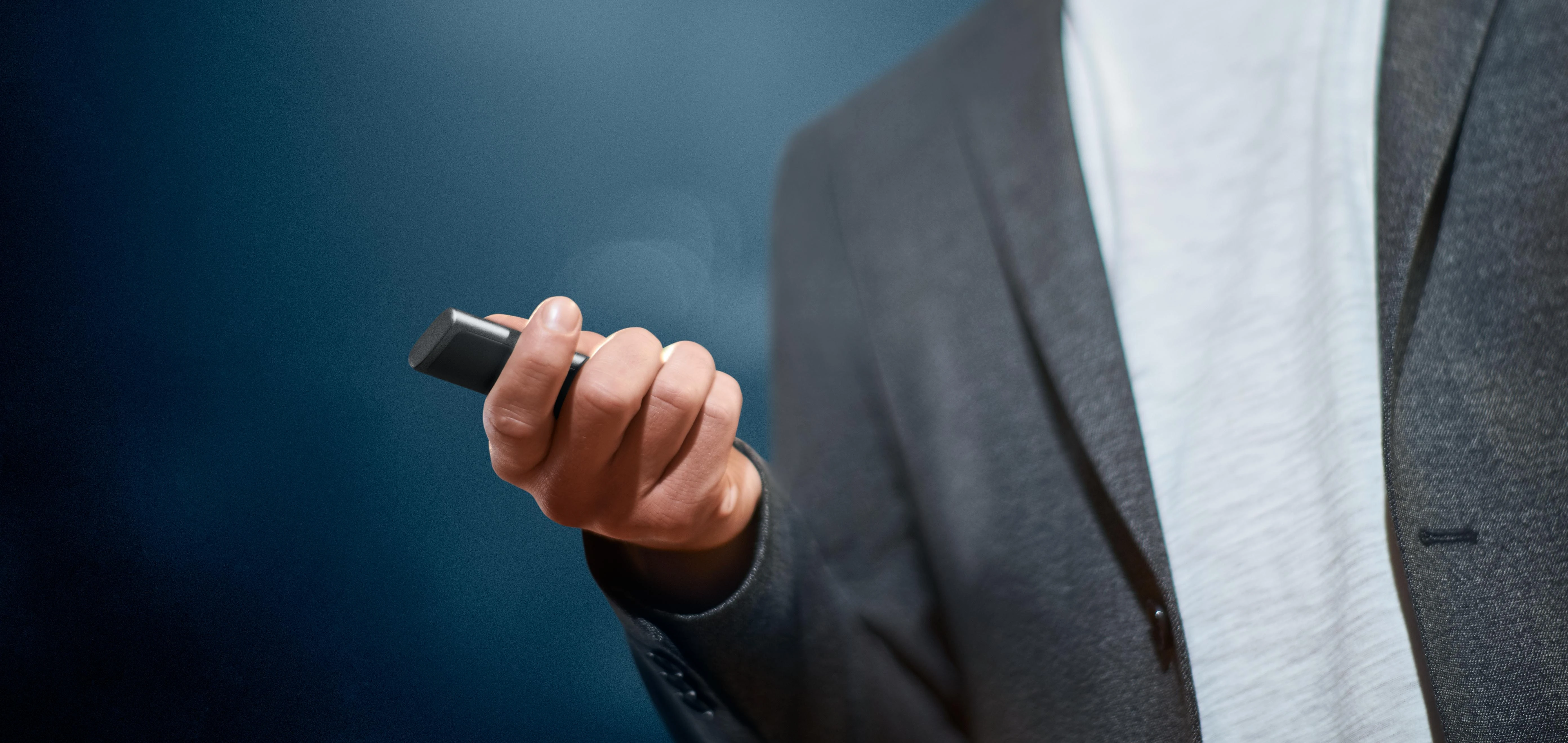 LOGITECH Spotlight Plus Presentation nuotolinio valdymo pultas su 3 mygtukais
