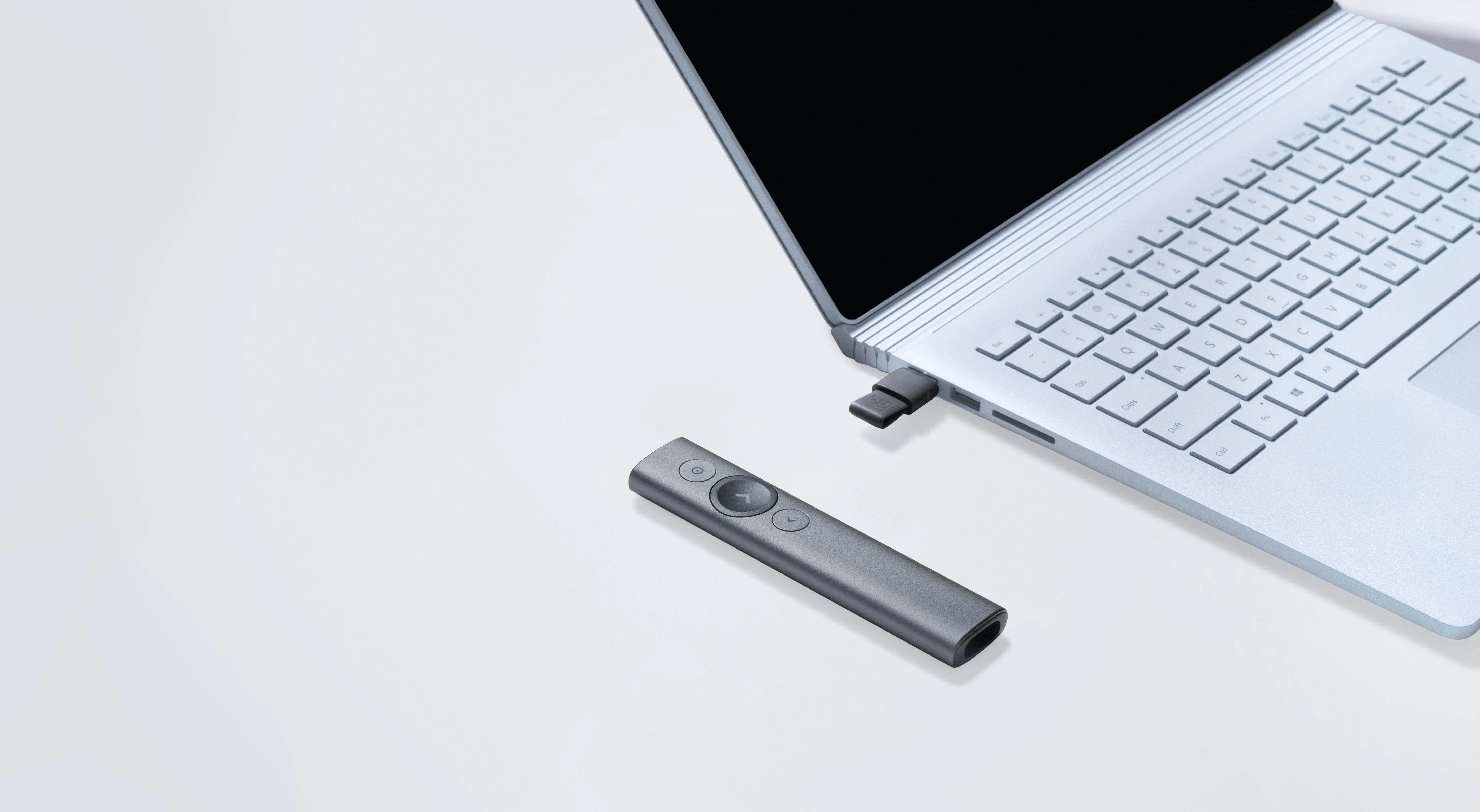 LOGITECH Spotlight Plus Presentation nuotolinio valdymo pultas su 3 mygtukais