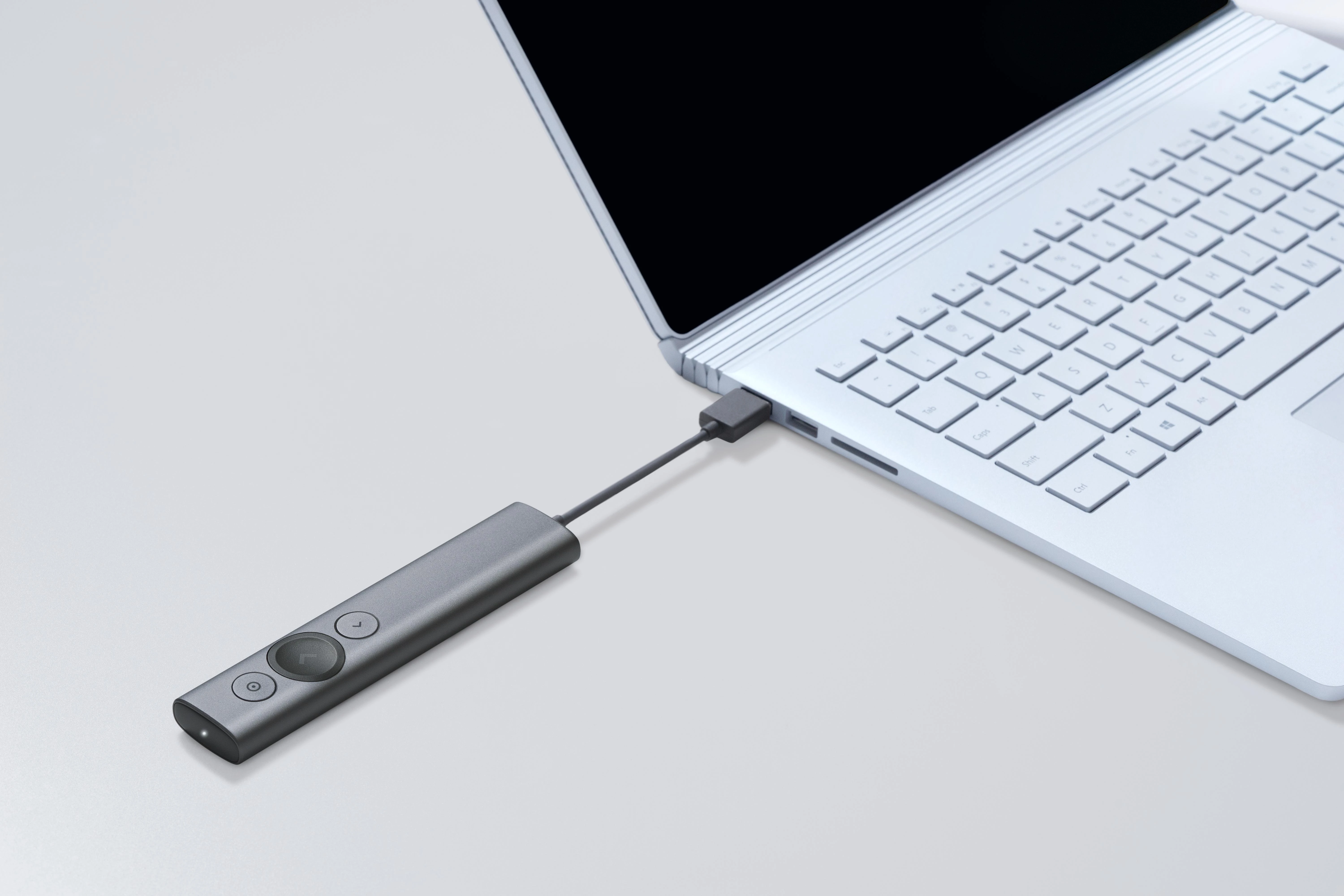 LOGITECH Spotlight Plus Presentation nuotolinio valdymo pultas su 3 mygtukais