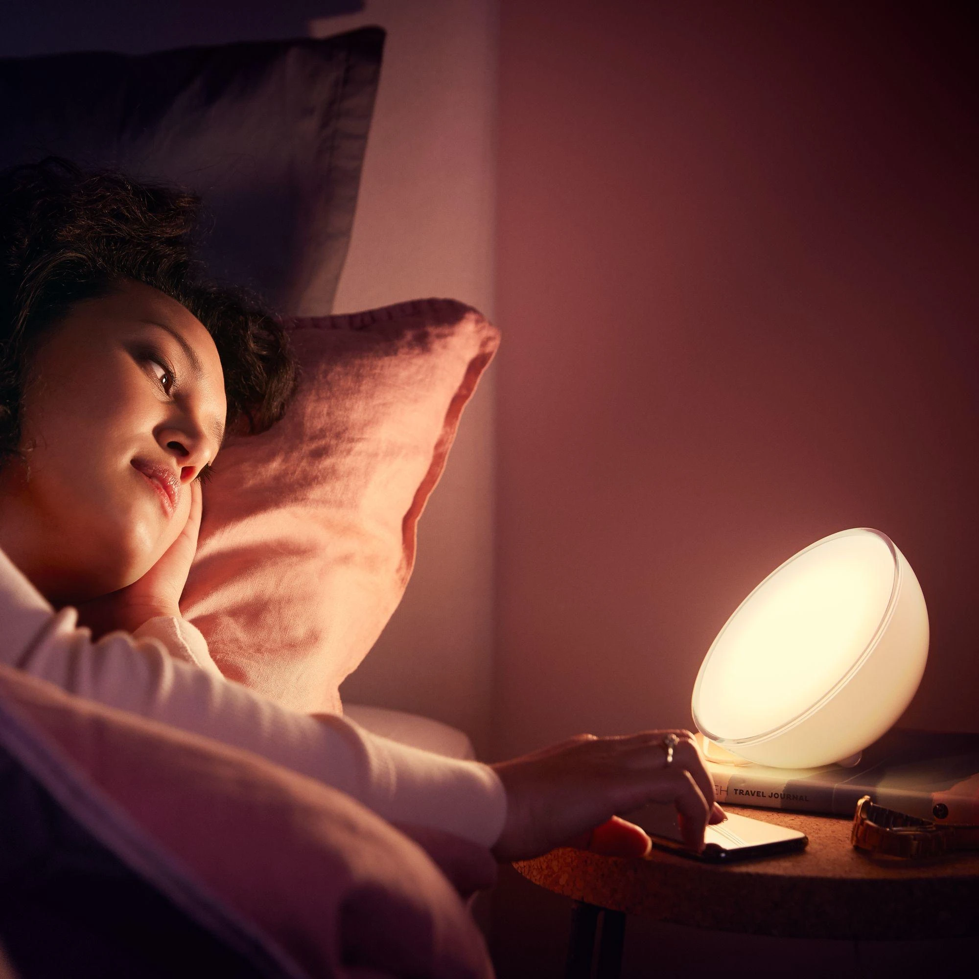 Nešiojamasis šviestuvas Philips Hue Go (Balta/spalvota)
