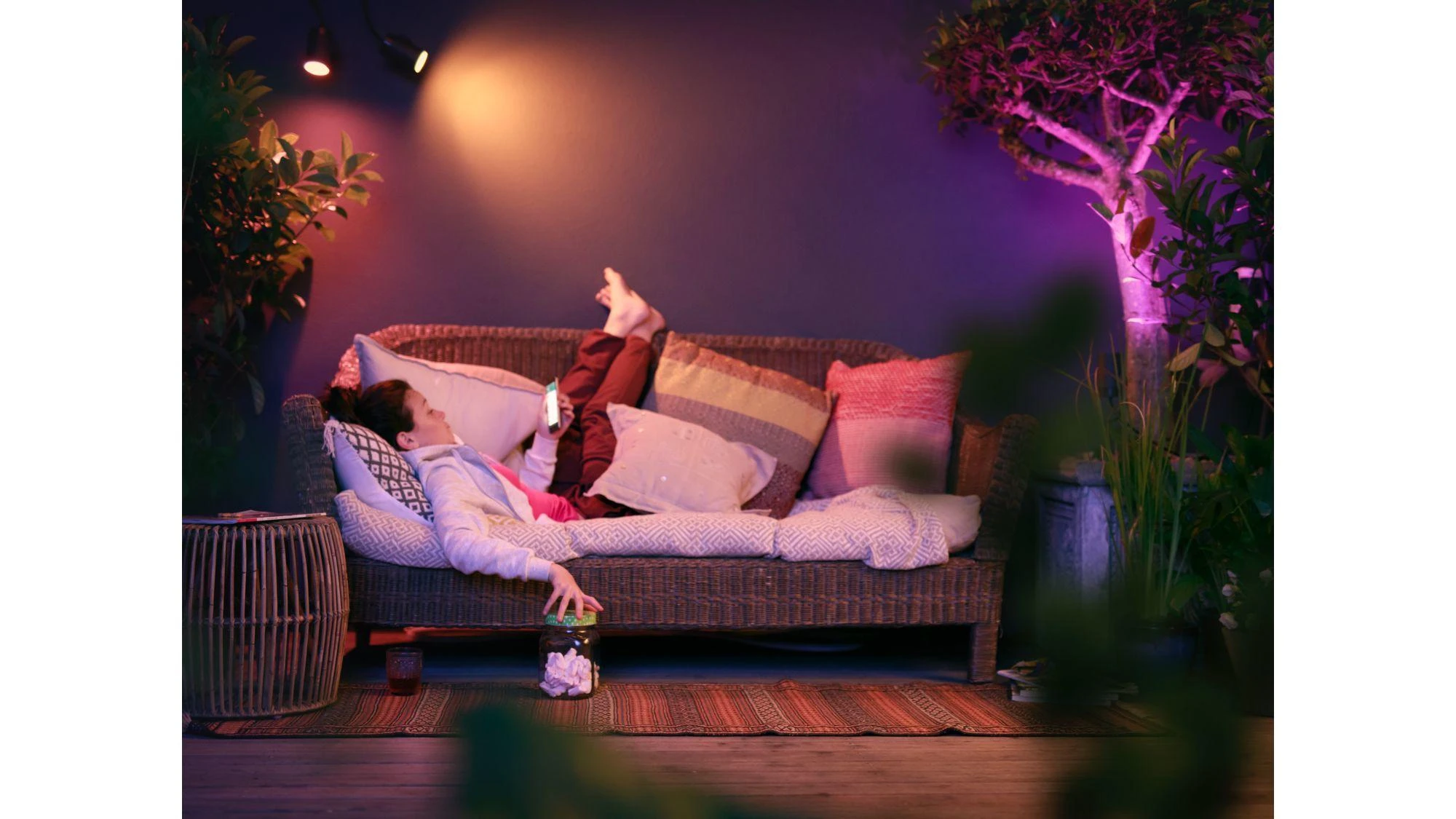 Philips Hue Taškinis lauko šviestuvas Lily (Baltas ir spalvotas)