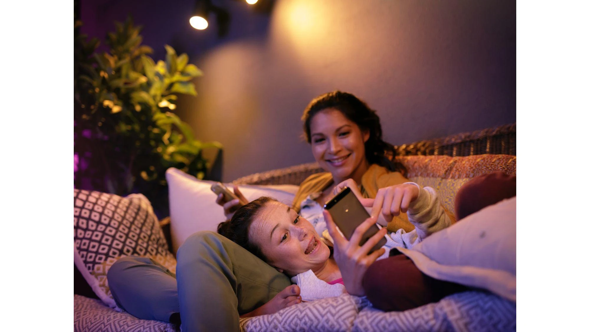 Philips Hue Taškinis lauko šviestuvas Lily (Baltas ir spalvotas)