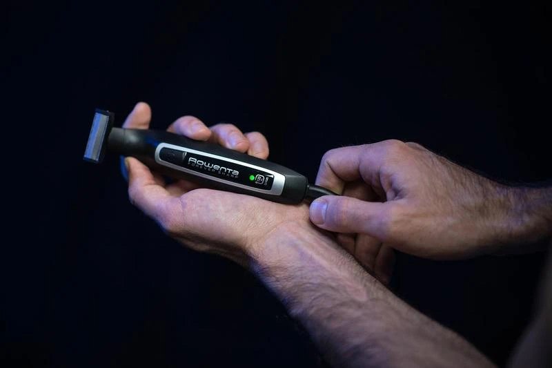 Rowenta Forever Sharp TN6000 barzdos kirpimo mašinėlė „Wet & Dry“ Juoda, Sidabras