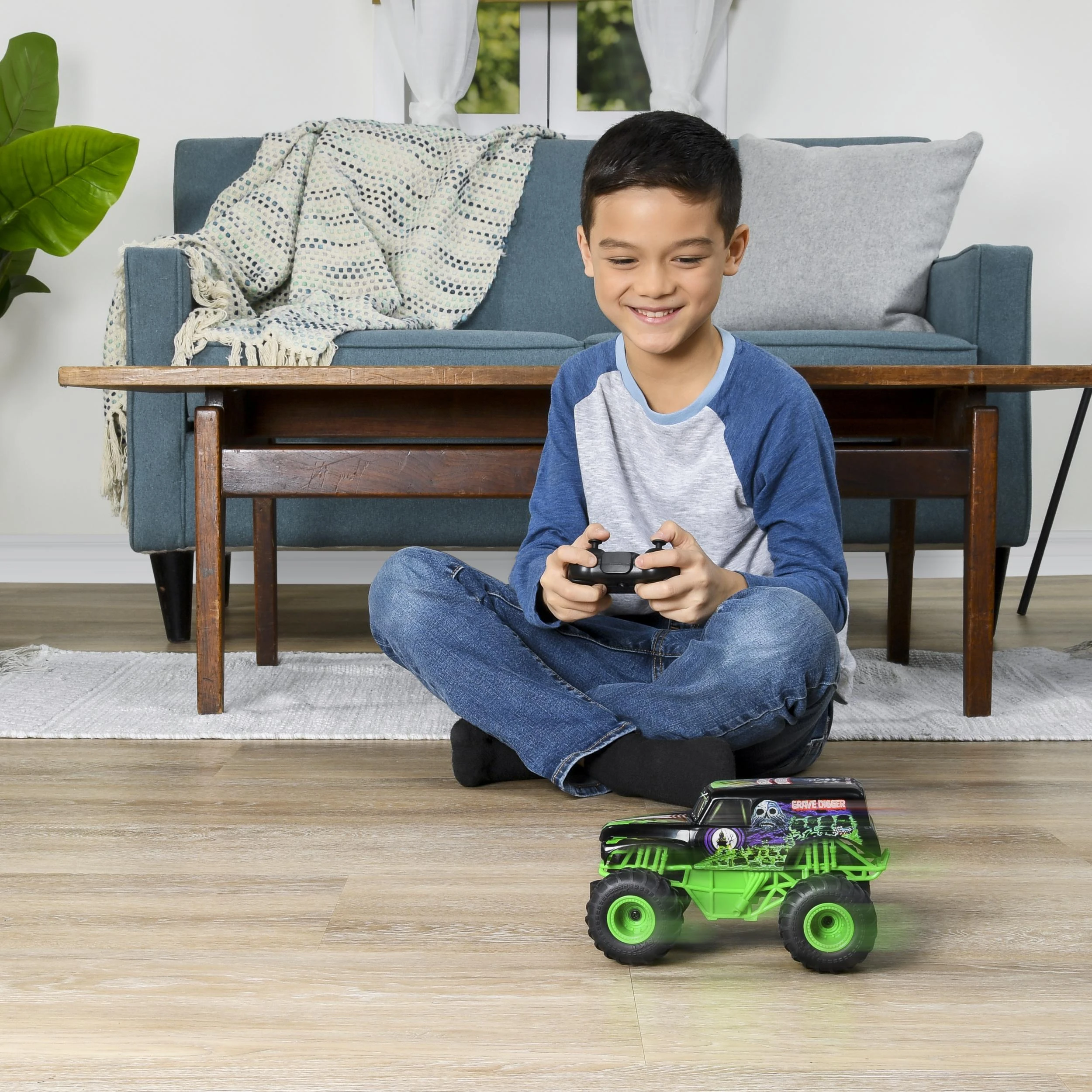 Spin Master MONSTER JAM visureigis RC 1:24 Grave Digger, 6044955