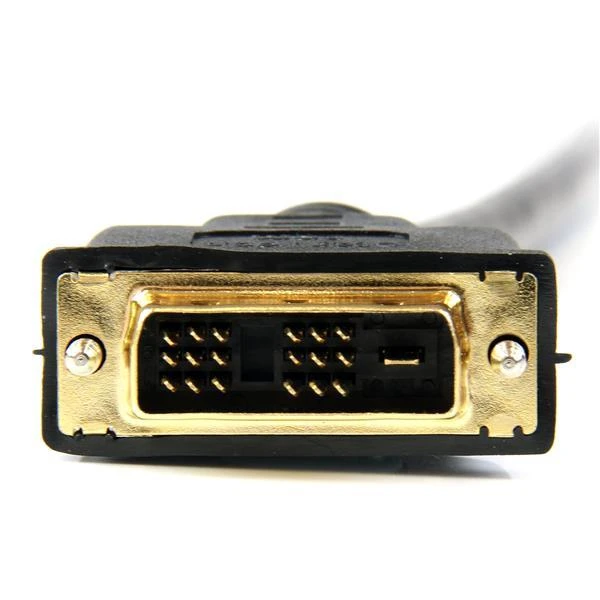 HDMI į DVI-D kabelio jungtis iš arti