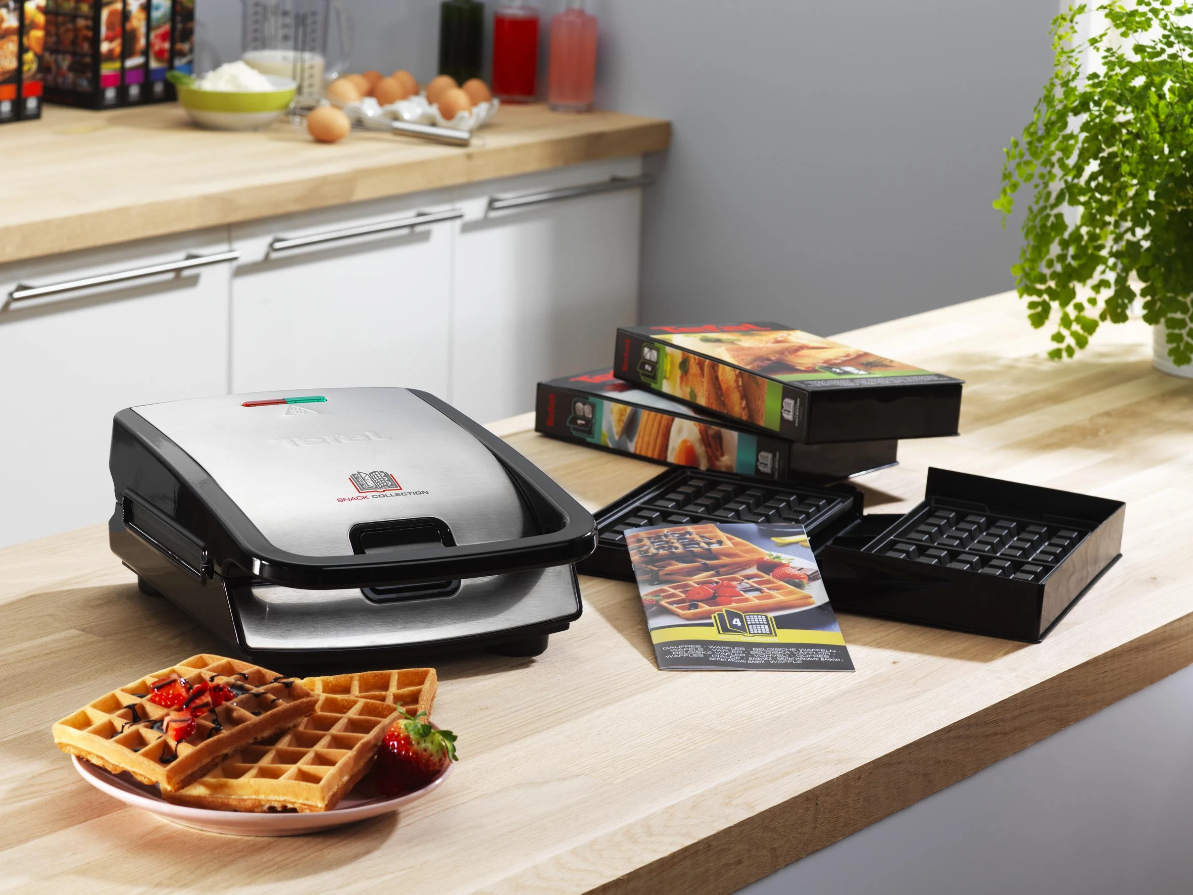 Sumuštinių ir vaflių keptuvė Tefal Snack Collection SW852D12, su 2 papildomomis plokštėmis