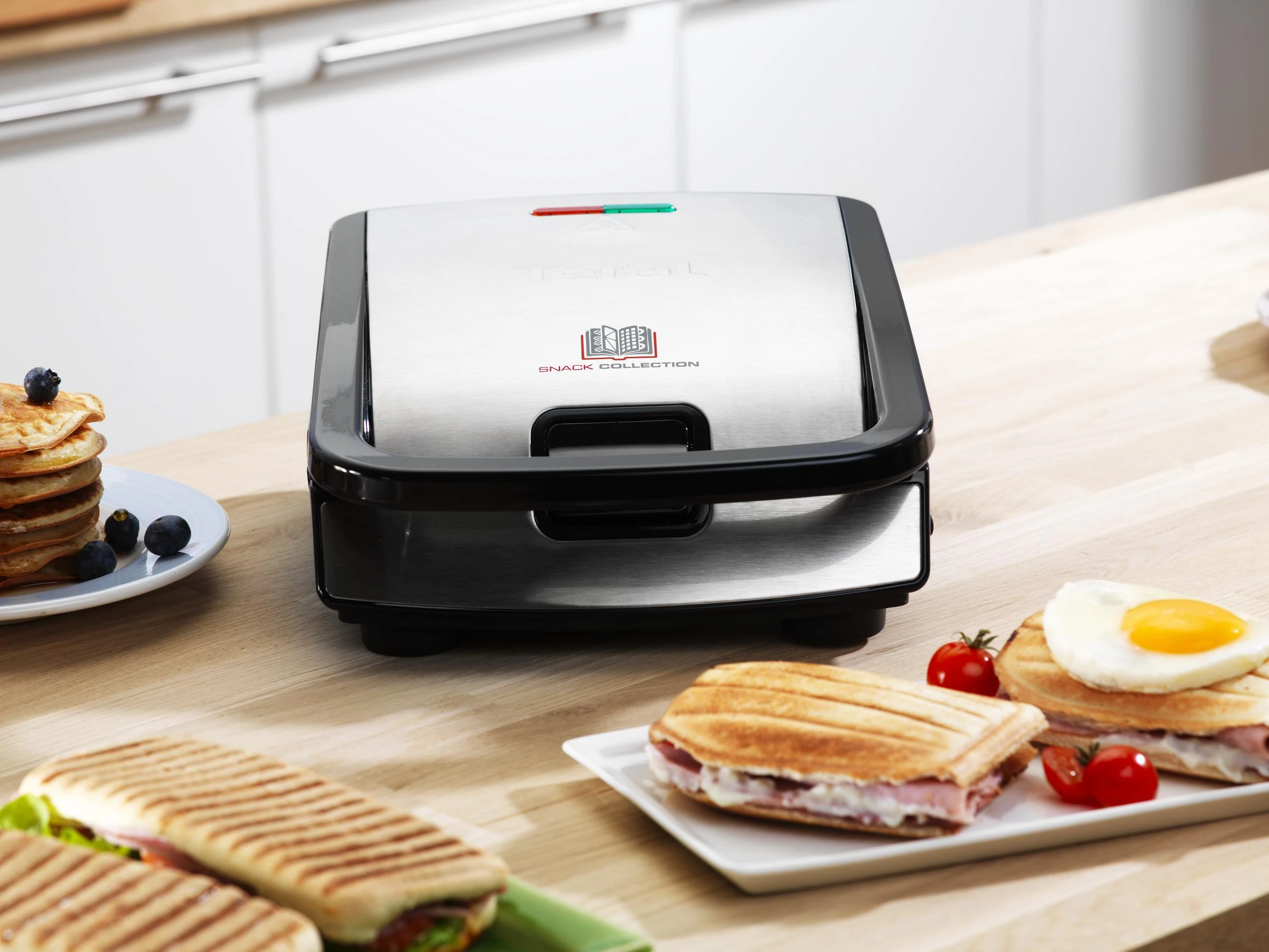Sumuštinių ir vaflių keptuvė Tefal Snack Collection SW852D12, su 2 papildomomis plokštėmis