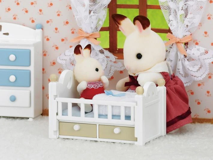 Sylvanian Families Mažasis triušiukas ir lovytė