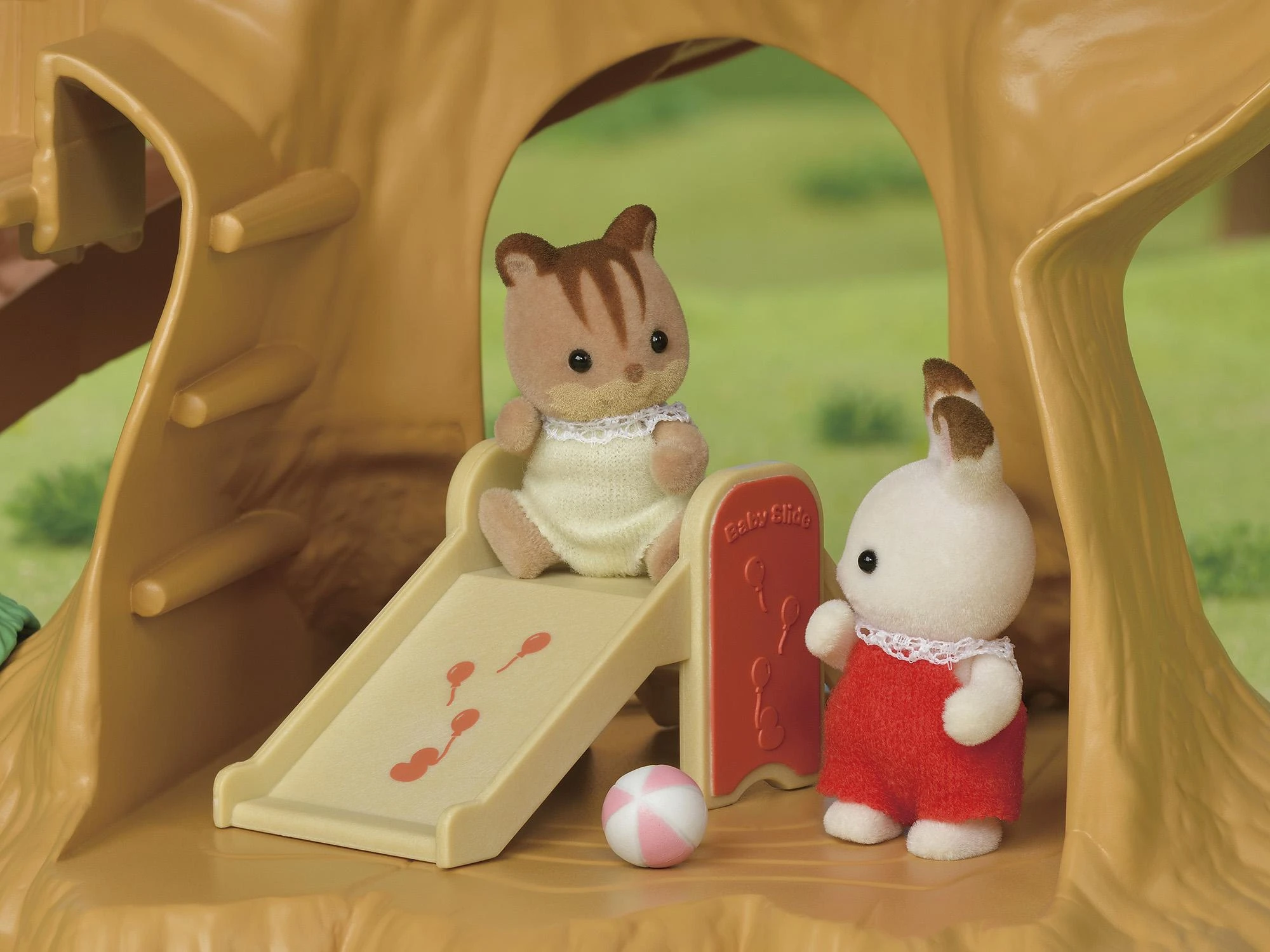 Epoch Sylvanian Families 5450 namelis medyje