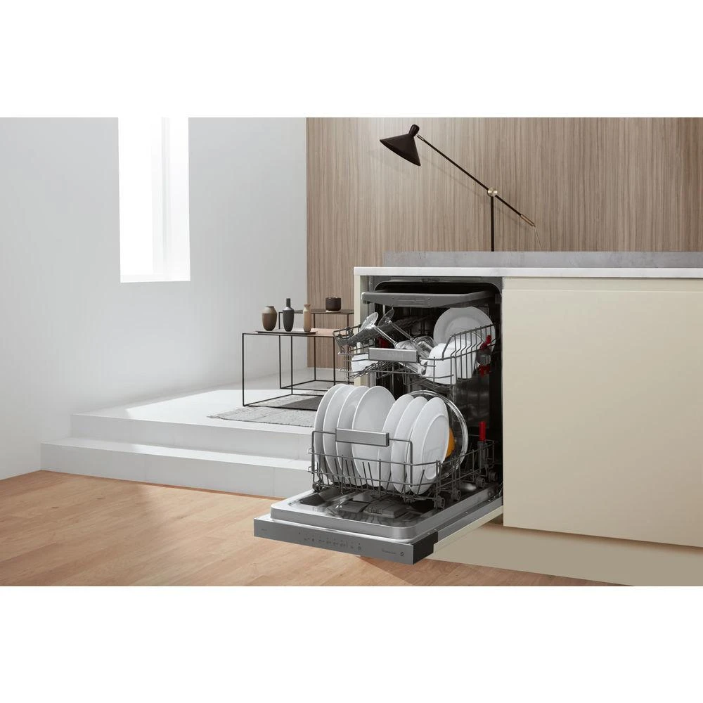 Indaplovė Whirlpool WSBO 3O34 PF X